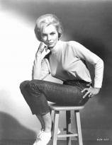Janet Leigh in jeans