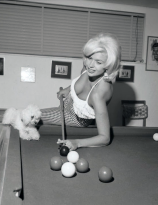 Jayne Mansfield plays pool