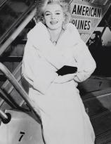 Photograph of Marilyn Monroe at Idlewild Airport, November 1958 after the filming of Some Like It Hot