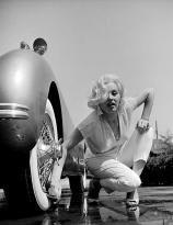 Mamie washes the Jag