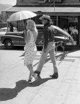 Marilyn Monroe and Clark Cable on the set of The Misfits, 1960