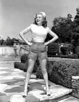 Marilyn Monroe in the garden