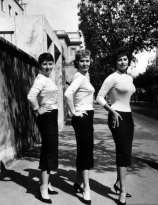Sophia Loren with her mother and her sister, Dec 1957
