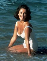 Elizabeth Taylor at the beach