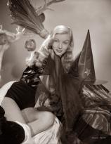 Halloween Pinup with  Veronica Lake