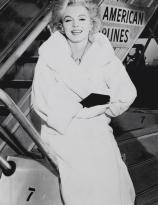 Photograph of Marilyn Monroe at Idlewild Airport, November 1958 after the filming of Some Like It Hot