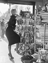 Kim Novak shopping for books, Los Angeles, 1956