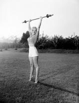 Marilyn Monroe in an olympic pose