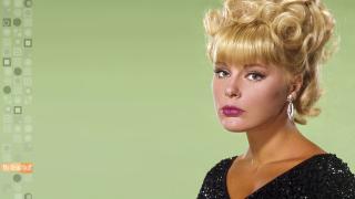 Elke Sommer 05
